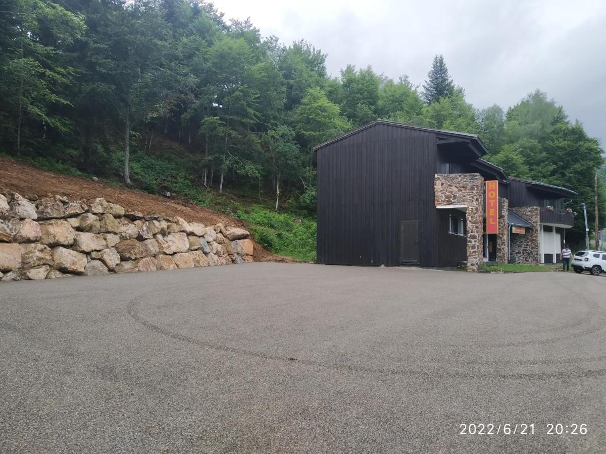 Chalet Hotel Les Marmottes 2 Etoiles Nn Montferrier Exteriör bild